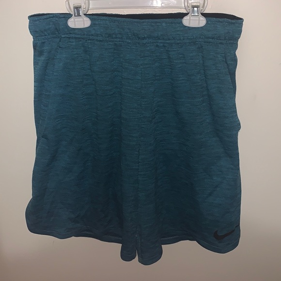 Men’s Nike Shorts Size M - Picture 1 of 3